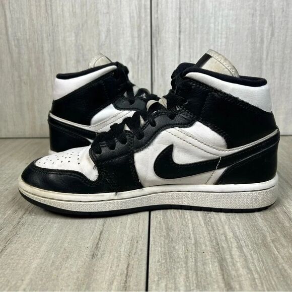 Jordan 1 Retro Mid Panda Black White Lace Up Sneaker Casual Shoe Women’s Size 5 - Picture 2 of 9